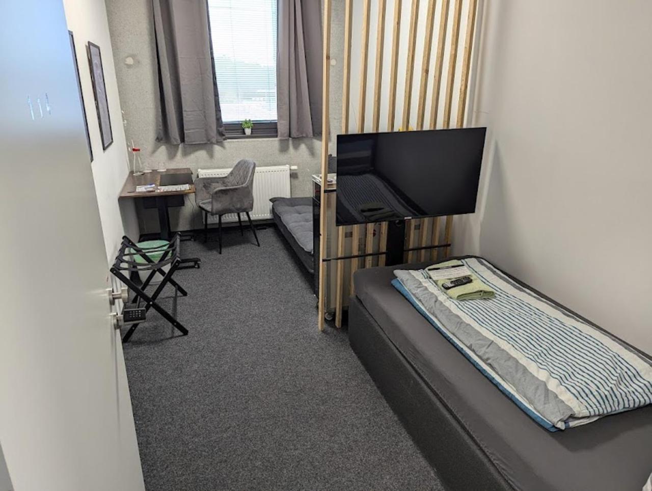 Business-Motel & 24H Selfcheckin Heimsheim Exterior photo
